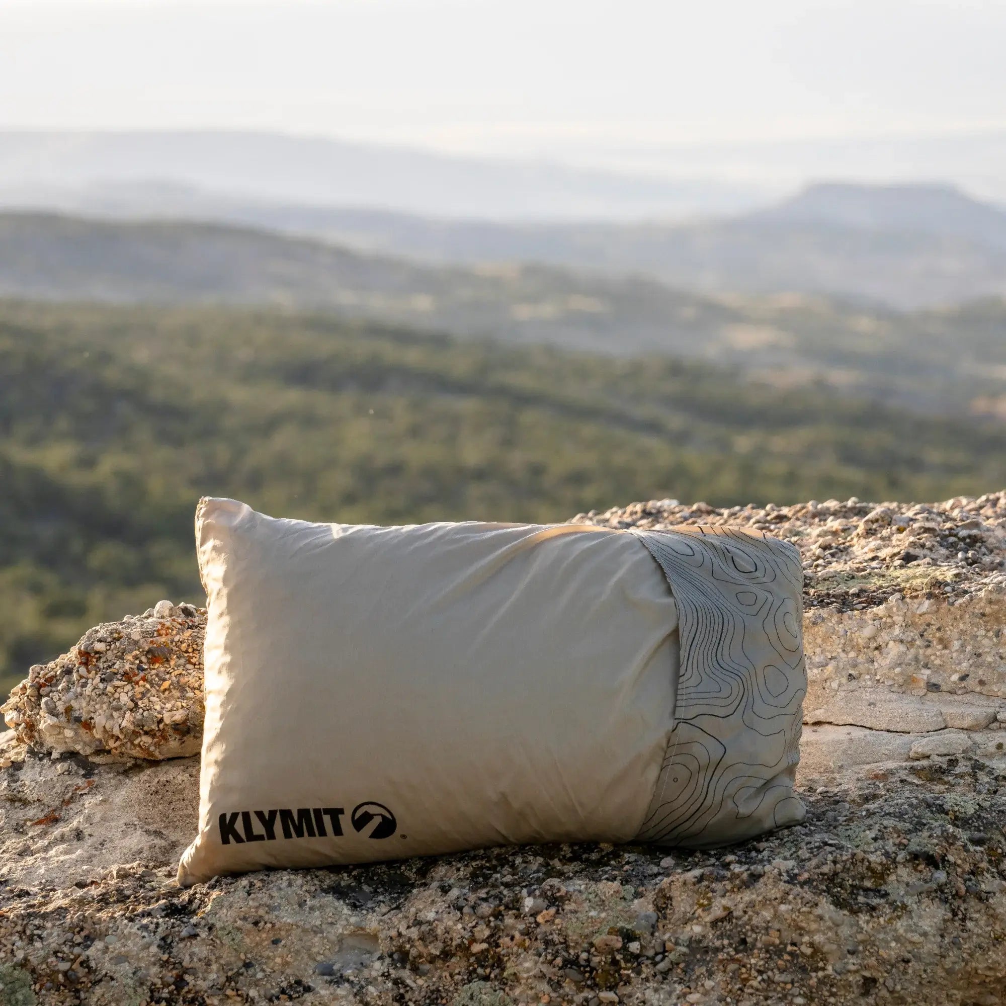 DriftPillow_LG_Tan_12DRTN01D_LS59_9504x6336_d51bbb2c-b649-4cfc-a138-cd625592b188.jpg