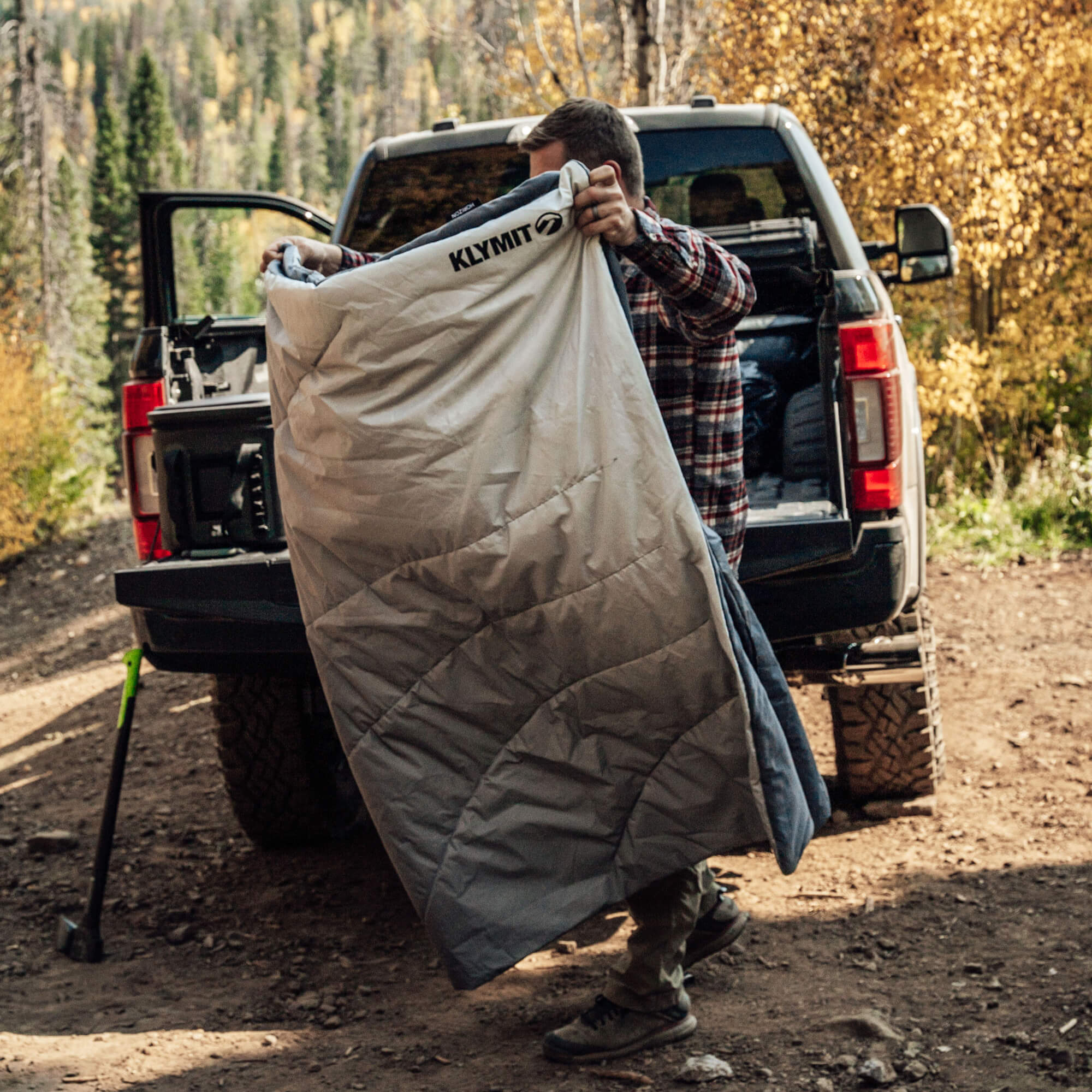 Klymit_HorizonOverlandBlanket_13HOGY01C_LS03_2000x2000_73281f35-b314-4e2f-b815-c97fbe0f1927.jpg