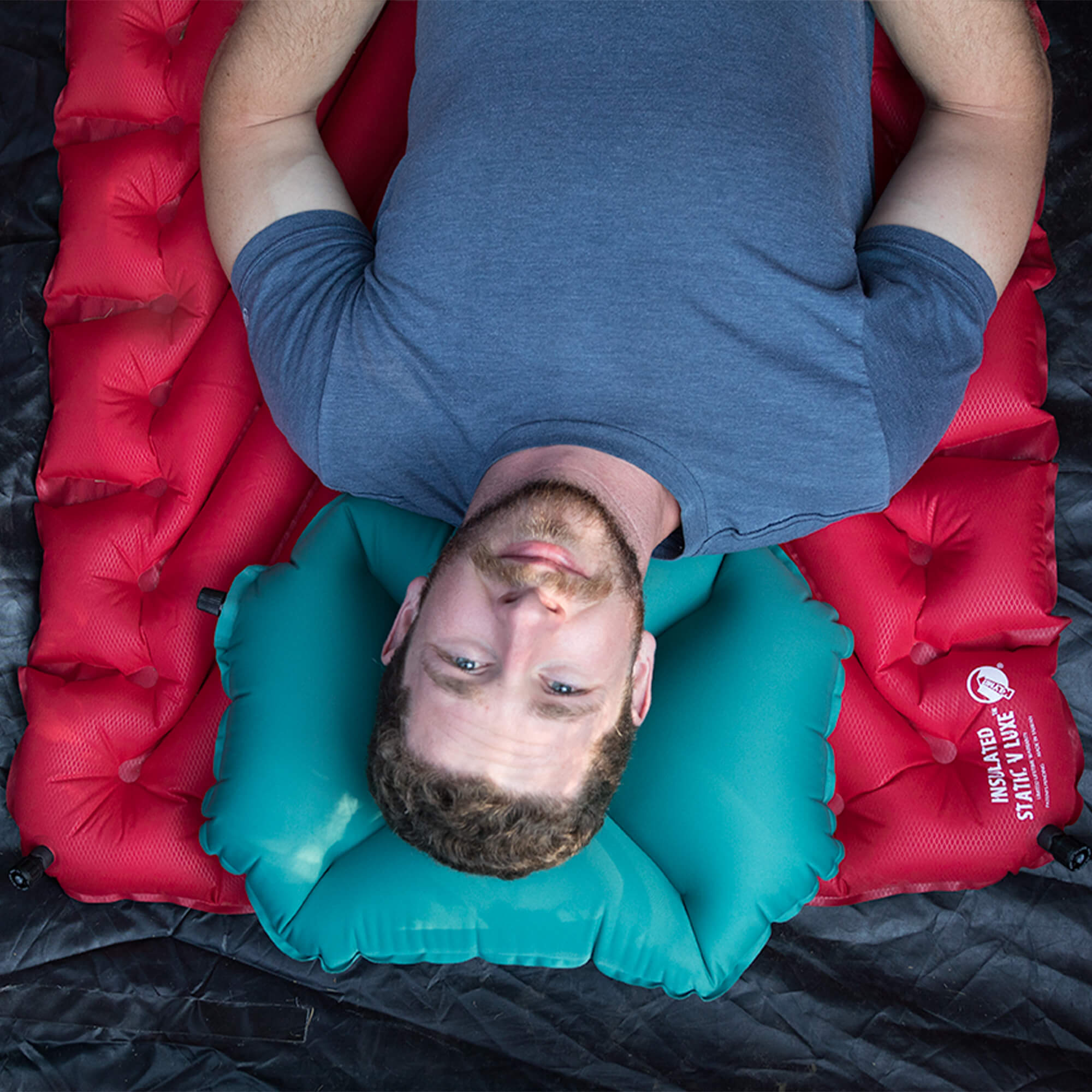 Klymit_PillowXLarge_12PLTL01D_GuyOnIt_v1_2000x2000_7e552837-66bd-4a4f-af90-576c25b77f99.jpg