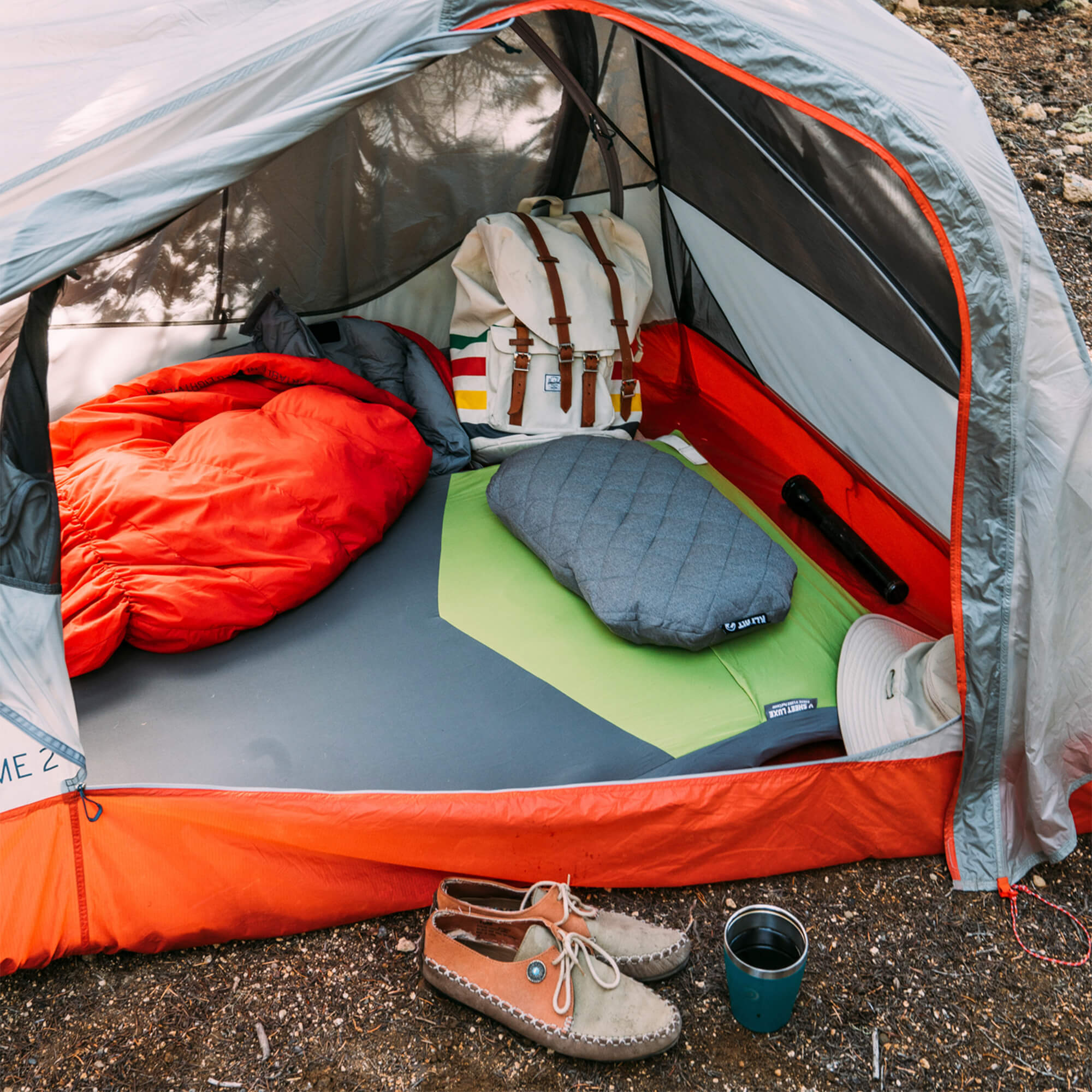 Klymit_VSheetLuxe_13PCGRLXD_LS08_LuxePillow_KSB20_2000x2000_ace47ac5-6b33-4fe0-912f-9bd7122b16ea.jpg