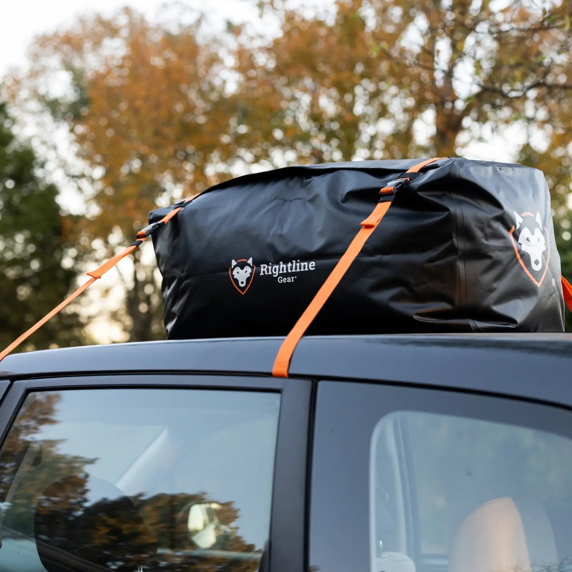 Rightline_CarTopDuffel120L_100J87-C_LS26_4532x6784_ad095a9f-9e55-4d1b-8594-a09682e47f86.jpg