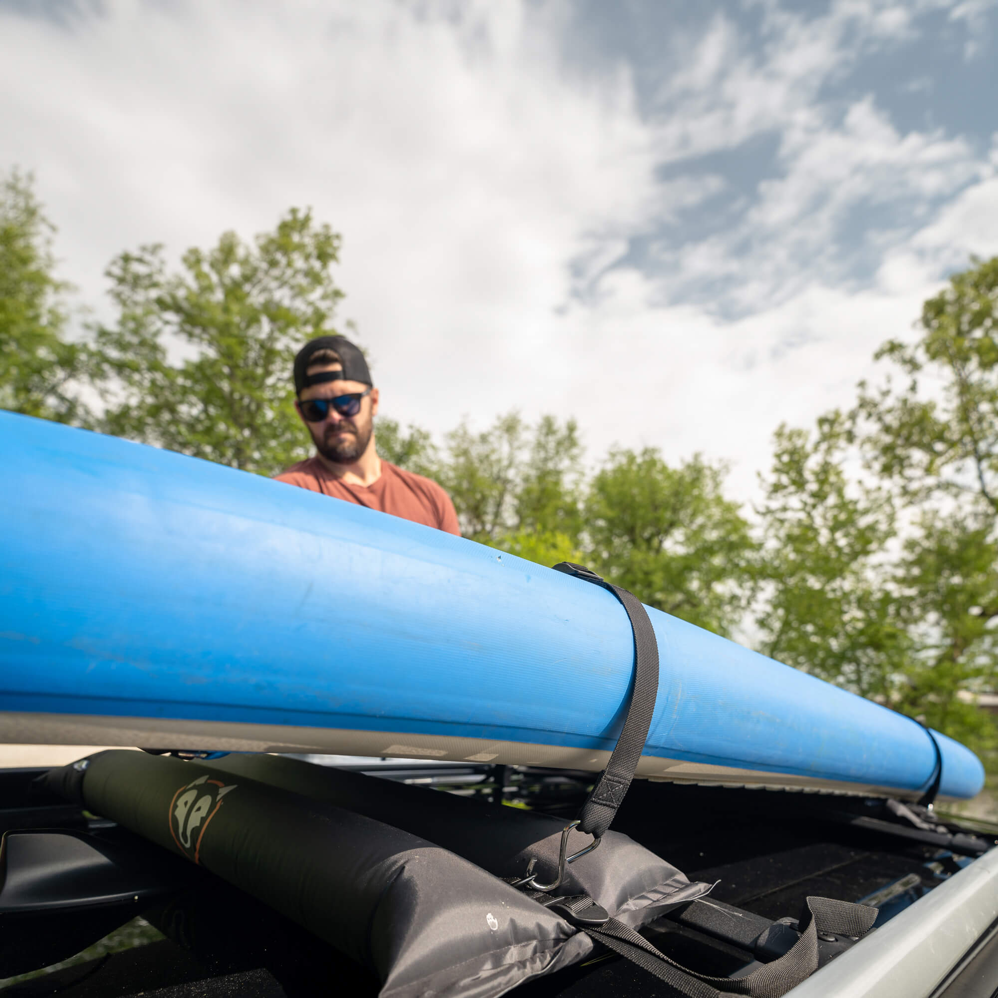 UniversalPaddleSportsCarrier_100K40_LS14_2000x2000_3226b0d6-bf9e-4d5e-9e05-12b46fae9557.jpg